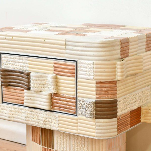 Pair of Sarcophagus Bedside Tables in Sculpted Ceramics and Wood - Image 6