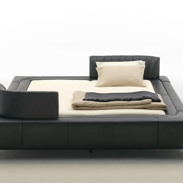 Desede DS-1165 King Size Bed in Leather by Hugo De Ruiter - Image 3